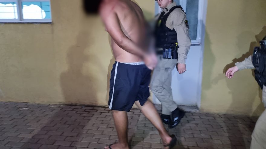 Homem é detido acusado de agredir companheira gestante em Cascavel