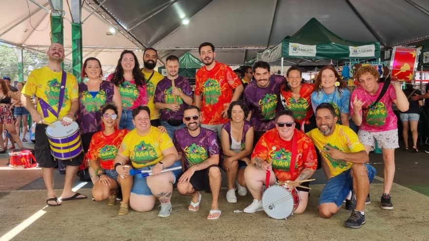 Domingo de folia: Feira do Teatro com blocos, arte e atrações culturais gratuitas