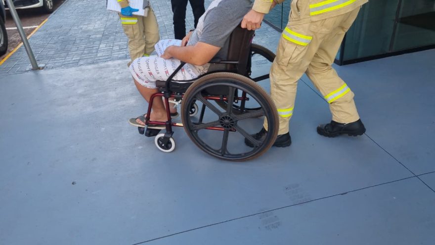 Trabalhador sofre queda em rampa de troca de óleo e é socorrido pelo Siate