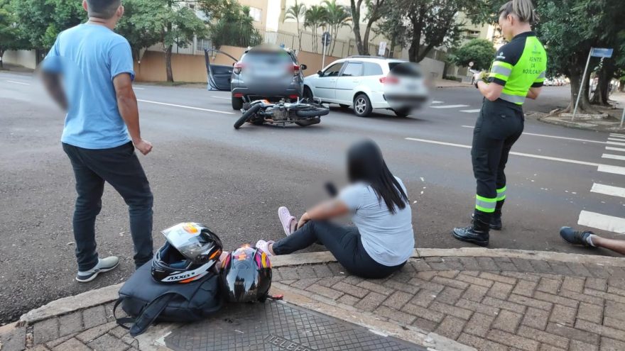 Duas pessoas ficam feridas em acidente na Rua Minas Gerais
