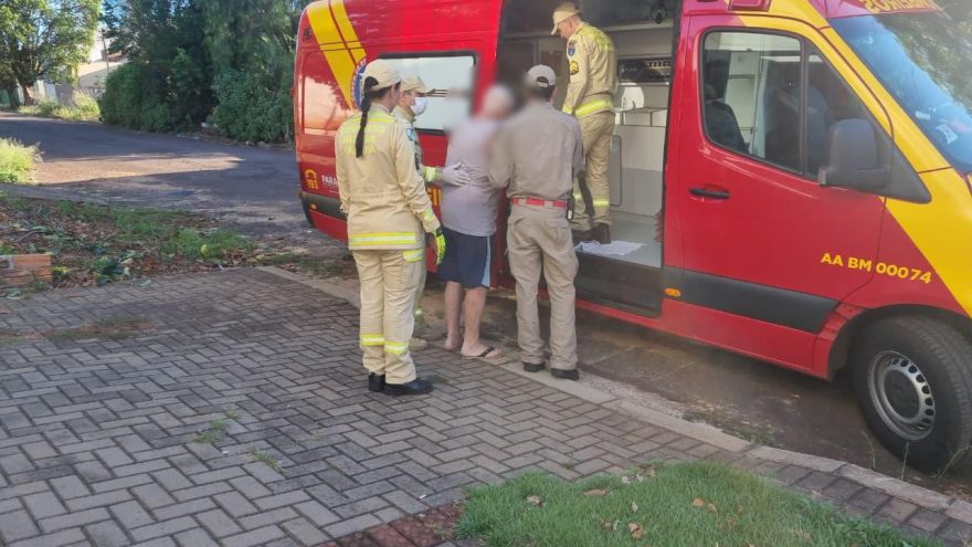 Após passar mal, idoso é socorrido pelo Siate na Rua Arquitetura