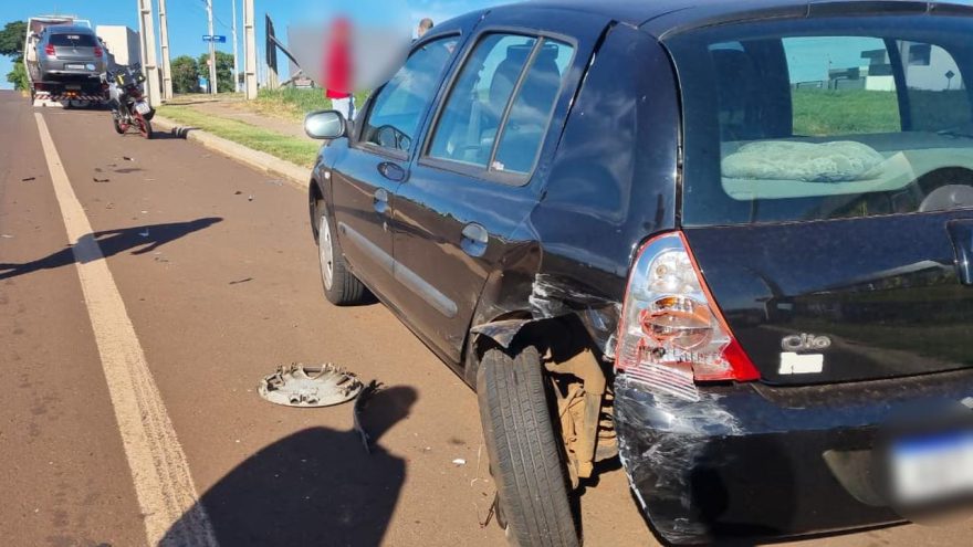 Clio e BMW se envolvem em acidente de trânsito no Parque Verde