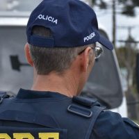 Acidente entre van e caminhão em Planaltina deixa cinco mortos Imagem referente a Acidente entre van e caminhão em Planaltina deixa cinco mortos