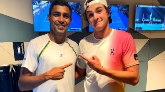 Duelo entre João Fonseca e Thiago Monteiro agita noite do Rio Open Duelo entre João Fonseca e Thiago Monteiro agita noite do Rio Open