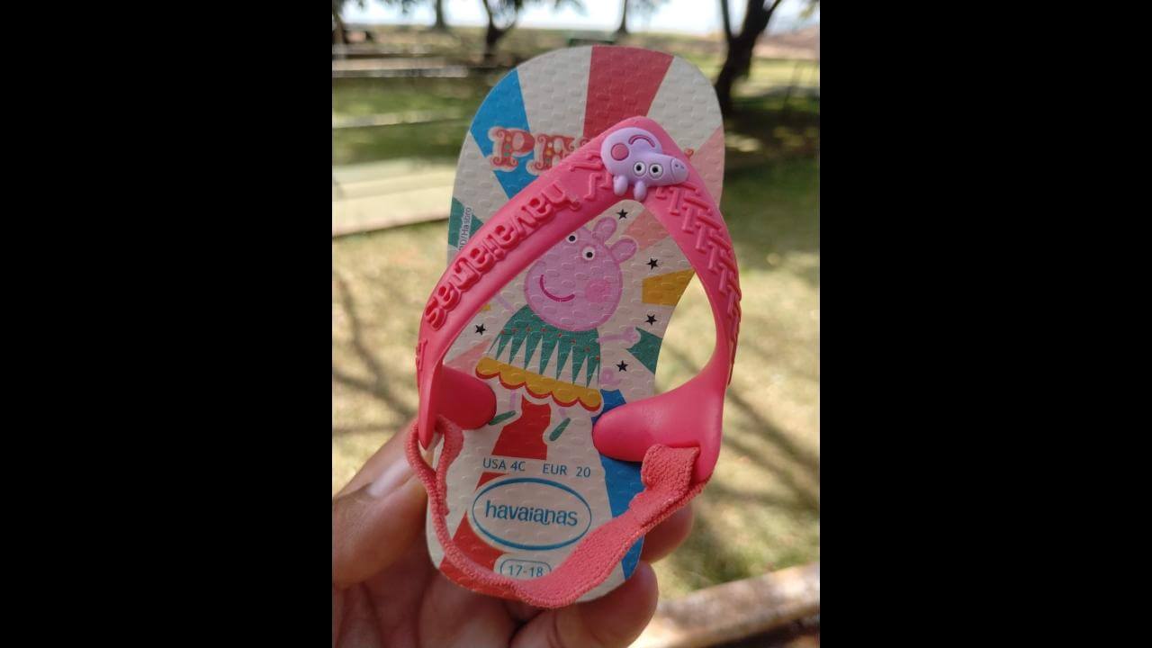 Foi achado chinelo no bairro Região do Lago Foi achado chinelo no bairro Região do Lago