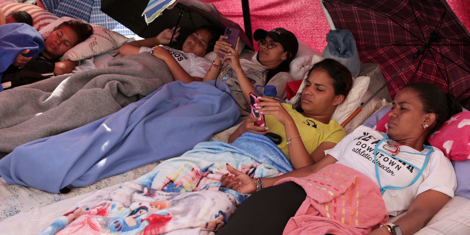 Familiares de presos políticos fazem greve de fome em Caracas Familiares de presos políticos fazem greve de fome em Caracas