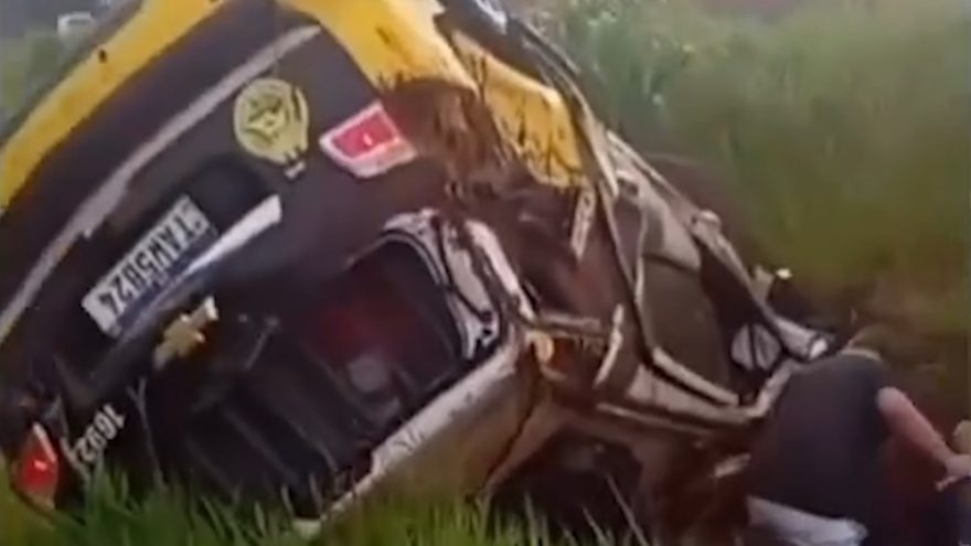 Vídeo mostra desespero de mulher após capotamento que matou policial Jean Patrick Niquetti