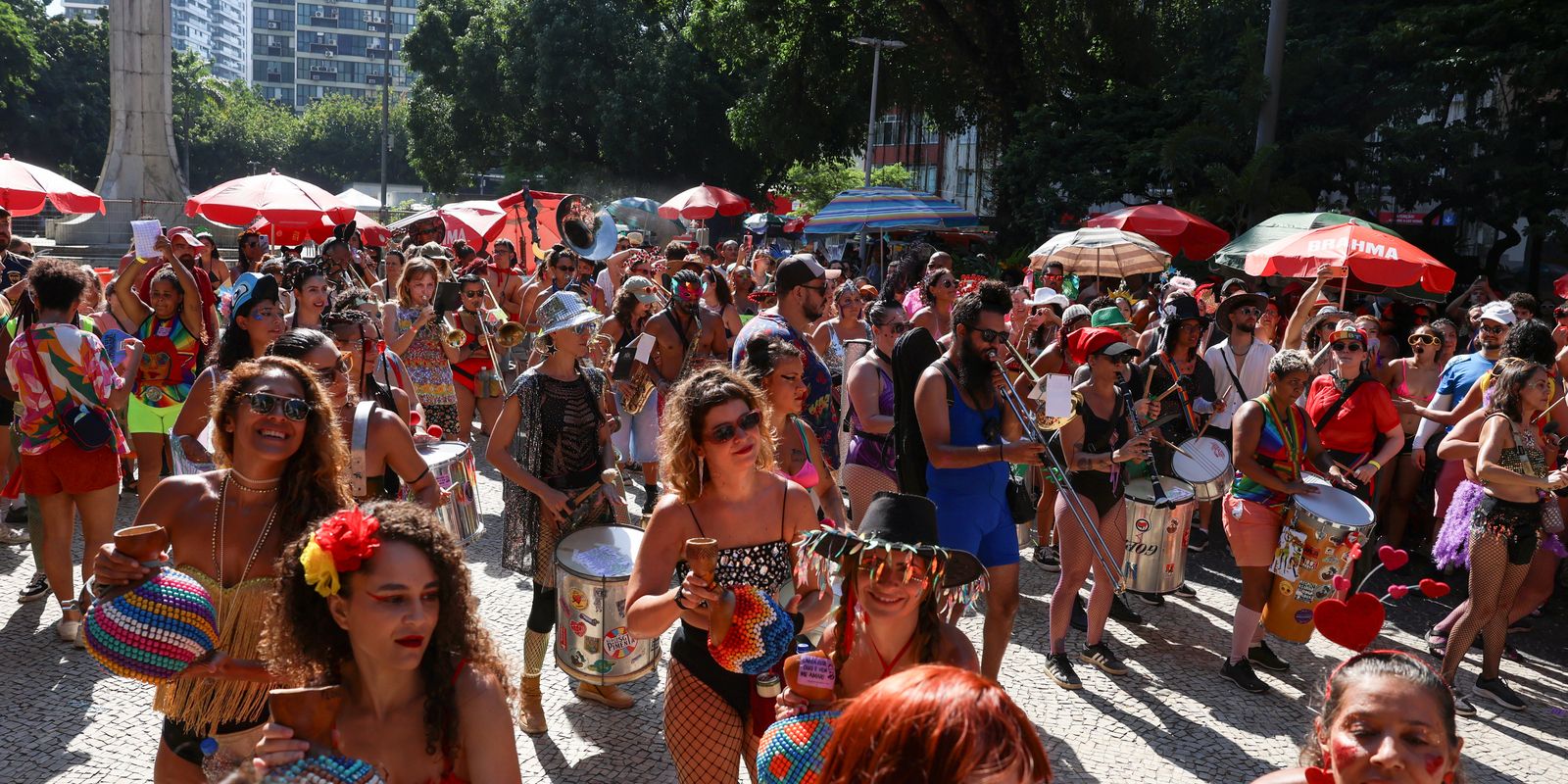 Rio atende 2.843 pacientes no Sambódromo e 694 nos blocos de rua Rio atende 2.843 pacientes no Sambódromo e 694 nos blocos de rua