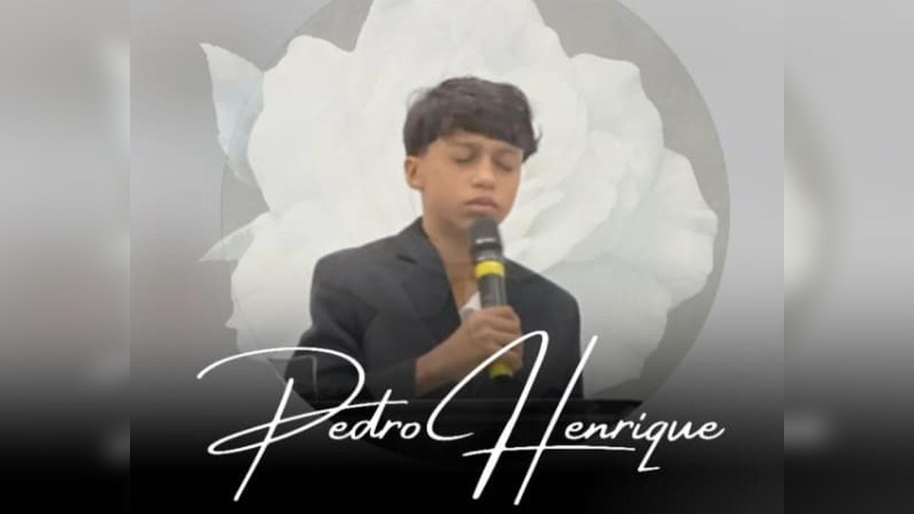 Culto Fúnebre marca despedida de adolescente cantor gospel que morreu em Cascavel Culto Fúnebre marca despedida de adolescente cantor gospel que morreu em Cascavel
