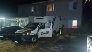 Imagem referente a Mulher morta a facadas no Riviera é identificada