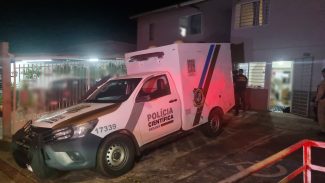 Corpo de Mayara Krupiniski Rodrigues é recolhido pela Polícia Científica; Marido é suspeito do crime