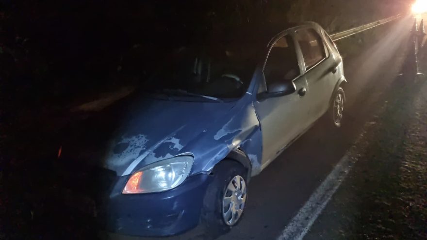 Mulher de 36 anos é socorrida após colisão entre carro e caminhão na rodovia BR-163 em Cascavel