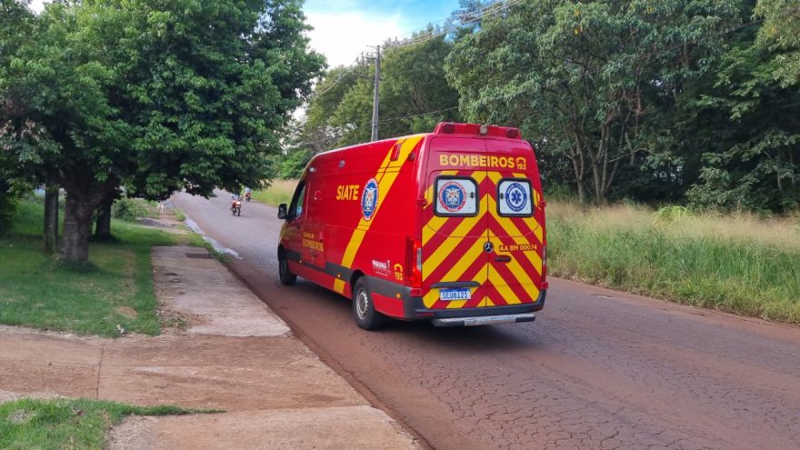 Adolescente de 17 anos sofre queda de patinete na Rua Maracaí e fica ferida
