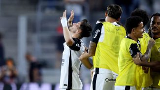 Corinthians é eficiente e derrota Athletico na Arena da Baixada Corinthians é eficiente e derrota Athletico na Arena da Baixada