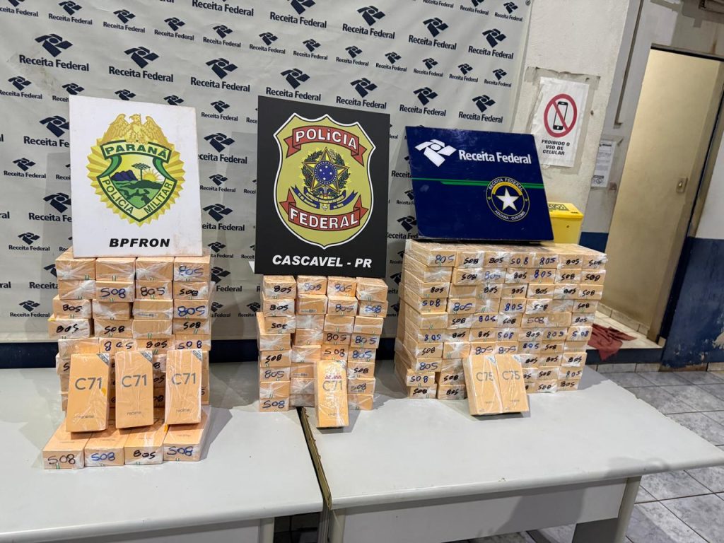 Ação conjunta apreende celulares avaliados em R$ 105 mil na BR-277, em Santa Tereza do Oeste Ação conjunta apreende celulares avaliados em R$ 105 mil na BR-277, em Santa Tereza do Oeste