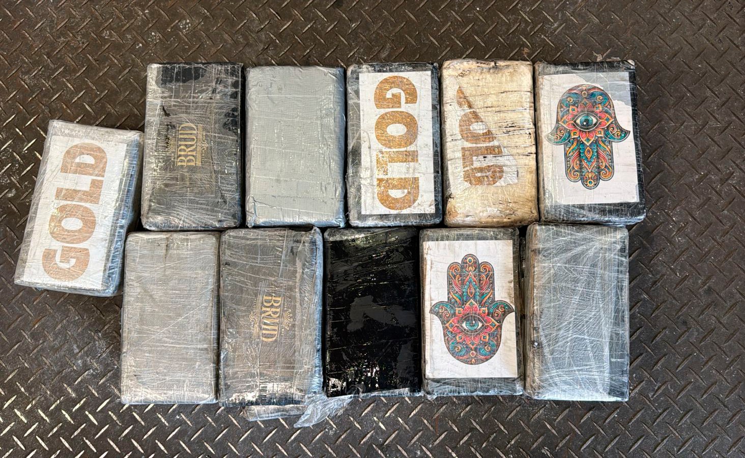 Receita Federal apreende 36 kg de cocaína escondidos em contêiner no litoral do PR