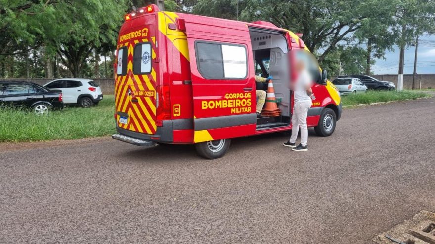 Motociclista fratura a perna em acidente de trânsito no Pioneiros Catarinenses