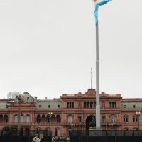 Reforma de Milei aumenta lucro e subjuga trabalhador, diz advogado Imagem referente a Reforma de Milei aumenta lucro e subjuga trabalhador, diz advogado