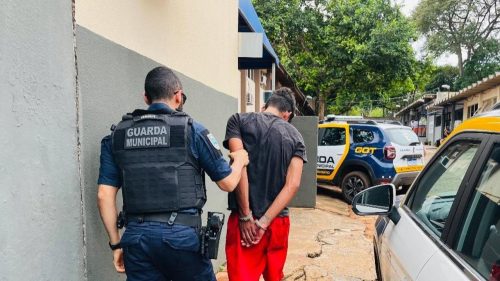 Homem que seguia para o próprio casamento auxilia na detenção de suspeito de roubo