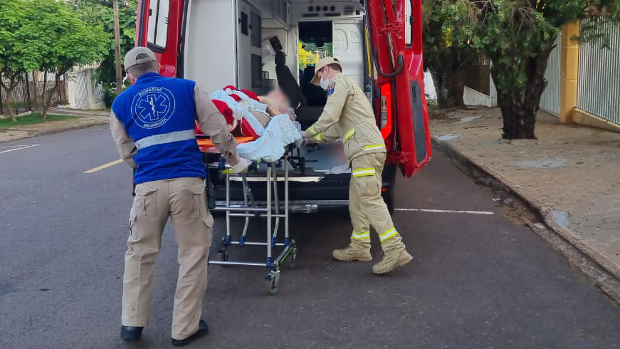 Idosa de 91 anos sofre fratura ao cair dentro de casa no Parque São Paulo, em Cascavel