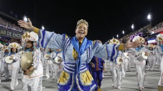 Laísa Lima é a primeira mulher mestra de bateria a passar na Sapucaí Laísa Lima é a primeira mulher mestra de bateria a passar na Sapucaí