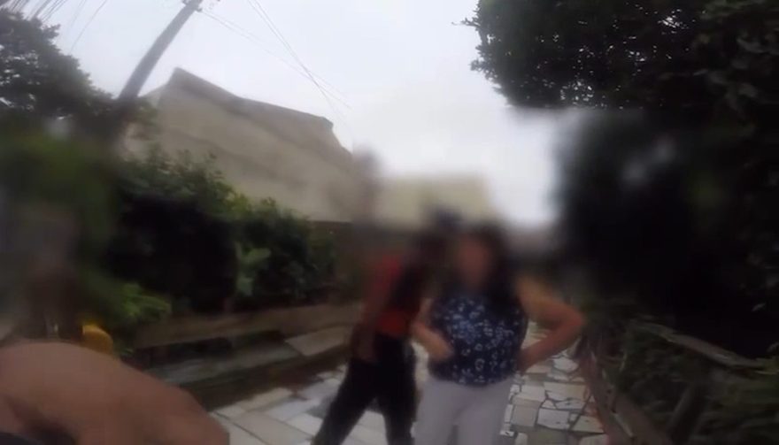 Ao saber que vai ser preso por violência doméstica, homem tem diarreia: “Então deixa eu dar uma cagada”