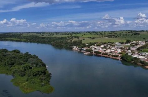 Embarcação é encontrada à deriva no rio Paraná e bombeiros buscam por desaparecido