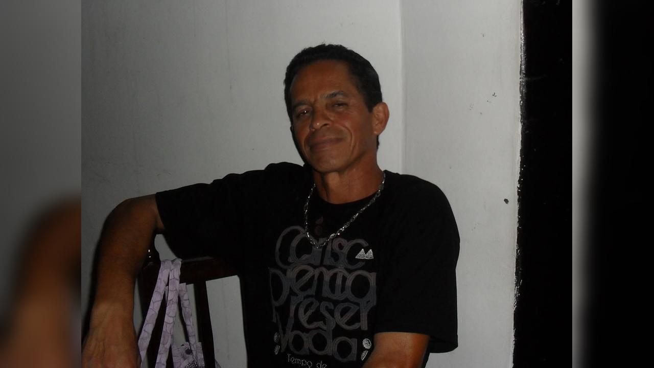 Bombeiro aposentado é encontrado morto em apartamento no Paraná Imagem referente a Bombeiro aposentado é encontrado morto em apartamento no Paraná