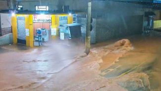 Sobe para 22 total de mortos por chuvas em Juiz de Fora e Ubá