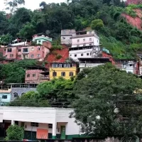 Imagem referente a Lula mobiliza equipes federais para atuar em meio a chuvas em MG