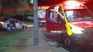 Acidente entre Honda Civic e ônibus deixa motorista ferido no bairro Santo Onofre