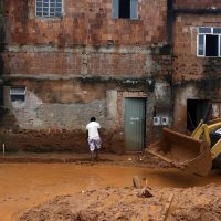 Imagem referente a Inmet emite alerta de grande perigo para chuvas intensas em Minas