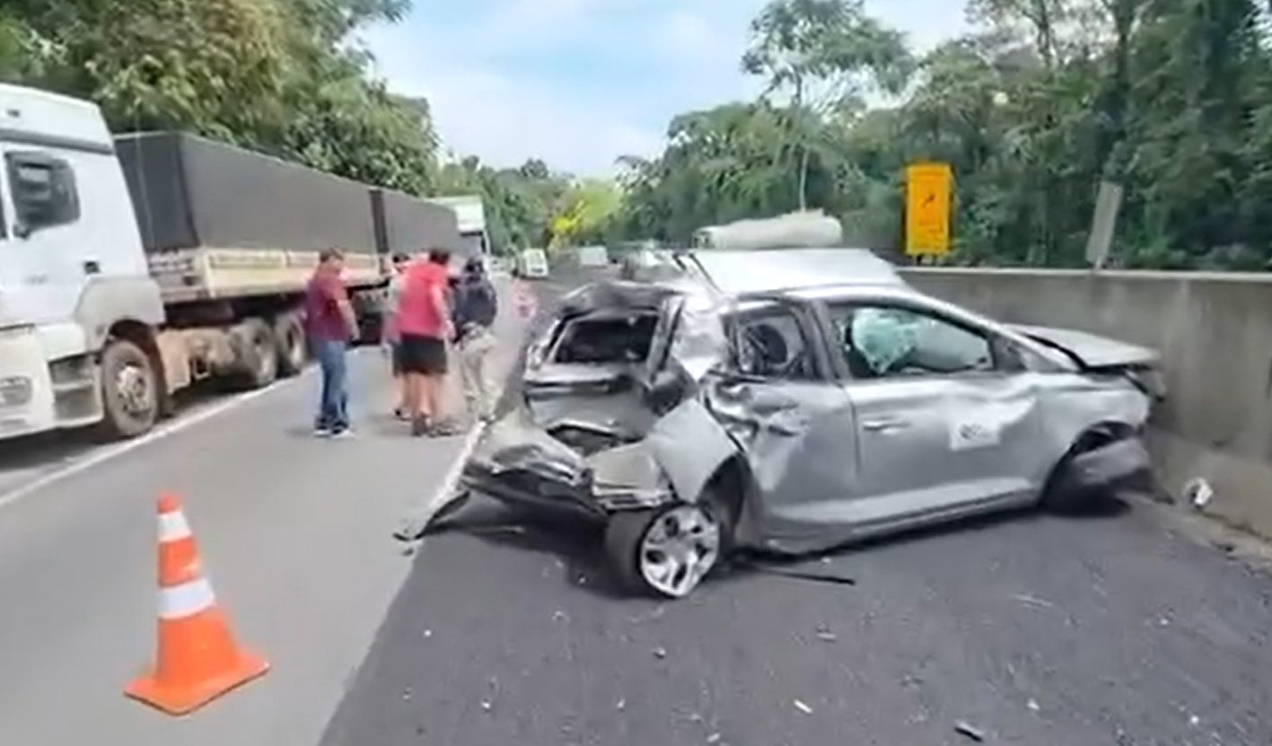 Acidente gravíssimo na BR-277 deixa vítima em estado crítico