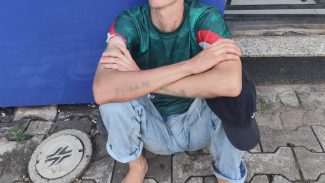 Homem esfaqueado no pescoço dias atrás é preso após agredir idoso na Praça da Bíblia, em Cascavel