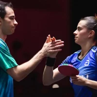 Calderano e Bruna Takahashi vão à semi de duplas do Smash de Singapura Imagem referente a Calderano e Bruna Takahashi vão à semi de duplas do Smash de Singapura