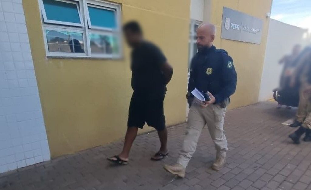 Caminhoneiro é detido pela PRF com veículo clonado na BR-277 em Cascavel Caminhoneiro é detido pela PRF com veículo clonado na BR-277 em Cascavel