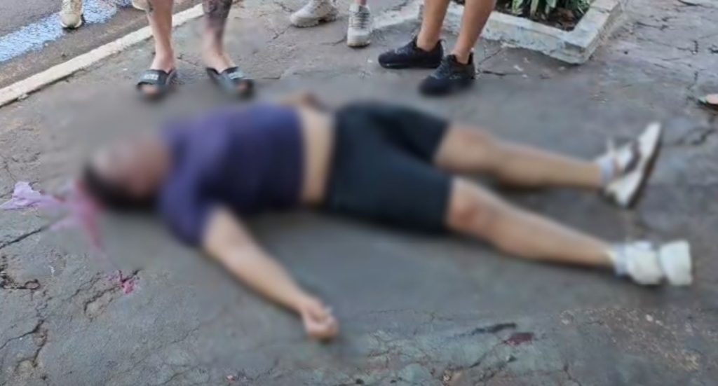 Homem é assassinado a tiros no bairro Santo Onofre Homem é assassinado a tiros no bairro Santo Onofre