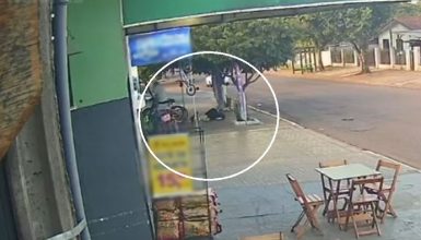 Imagem referente a Vídeo: Imagem flagra homem sendo assassinado no Bairro Santo Onofre em Cascavel