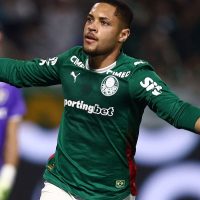 Imagem referente a Palmeiras derrota Fluminense e mantém liderança do Brasileiro