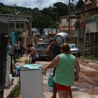 Imagem referente a Sobe para 49 número de mortos em Juiz de Fora e Ubá