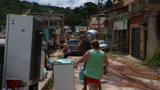 Sobe para 49 número de mortos em Juiz de Fora e Ubá