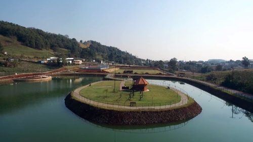 Homem é preso após ameaçar moradores com facão em Saudade do Iguaçu Homem é preso após ameaçar moradores com facão em Saudade do Iguaçu