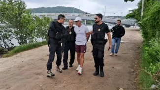 Ação da PF e da Polícia Civil do Rio prende bicheiro Adilsinho Ação da PF e da Polícia Civil do Rio prende bicheiro Adilsinho