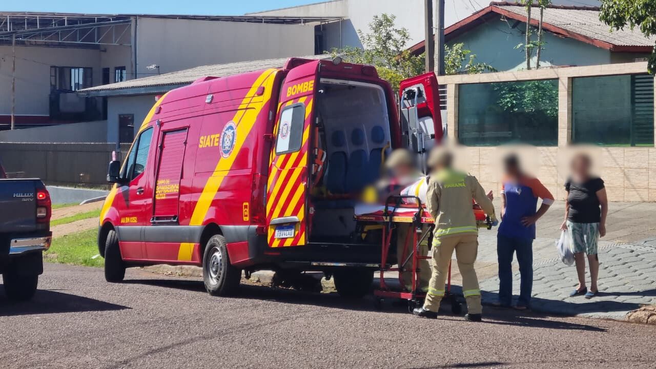 Idoso tem luxação no fêmur após sofrer queda em residência no Santa Cruz Idoso tem luxação no fêmur após sofrer queda em residência no Santa Cruz