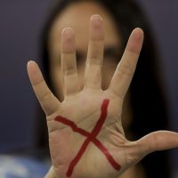 Imagem referente a Ligue 180 pode ser obrigatório em notícias de violência contra mulher