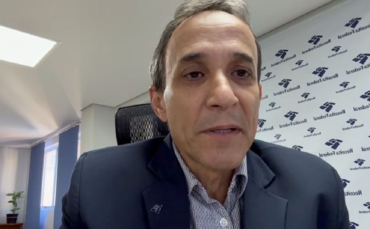 “É nosso papel combater esses ilícitos”, diz delegado da Receita Federal de Cascavel sobre apreensão de R$ 500 mil em iPhones “É nosso papel combater esses ilícitos”, diz delegado da Receita Federal de Cascavel sobre apreensão de R$ 500 mil em iPhones
