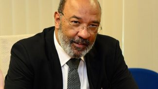 Morre professor Mário Theodoro, destaque na luta contra o racismo