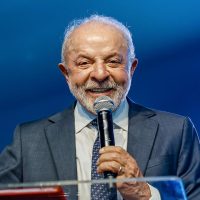 Espontânea: Lula lidera com 26%, Flávio Bolsonaro tem 14,8% diz Paraná Pesquisa Imagem referente a Espontânea: Lula lidera com 26%, Flávio Bolsonaro tem 14,8% diz Paraná Pesquisa