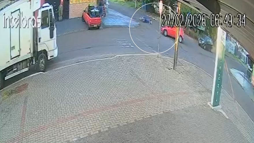 Câmera mostra motociclista sofrendo queda para evitar colisão no Santa Felicidade