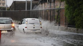 Chuvas no Rio de Janeiro deixam um morto em Angra dos Reis